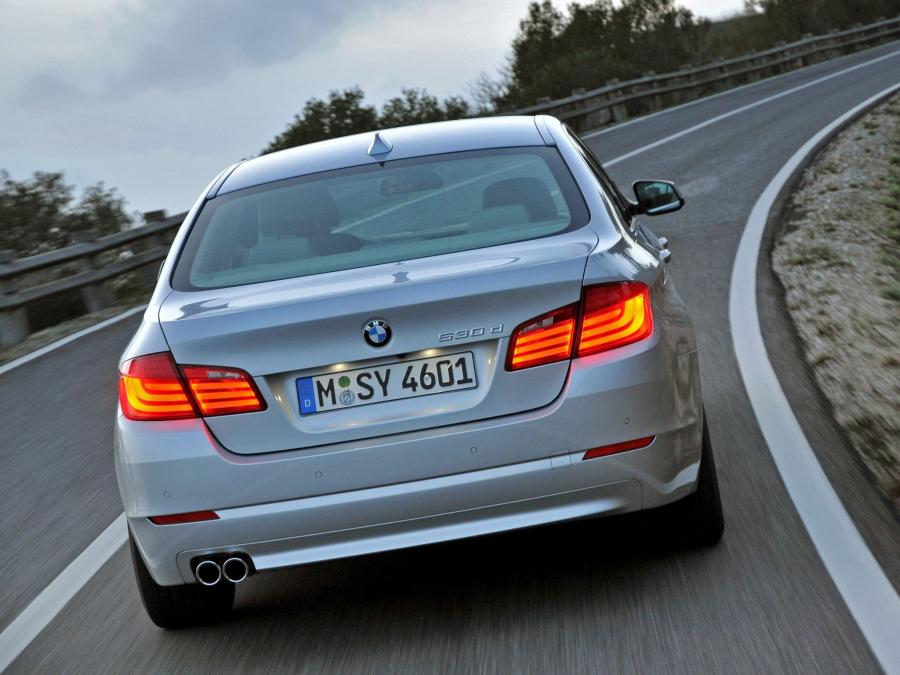  BMW 530d Sedan 2010 года  (фото 13 из 16)